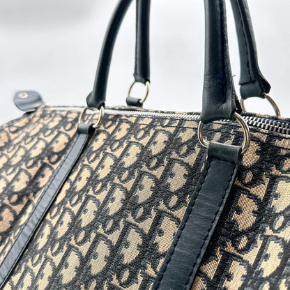 Dior Boston Toile Trotter Bleu Marine - détail des anses et du zip