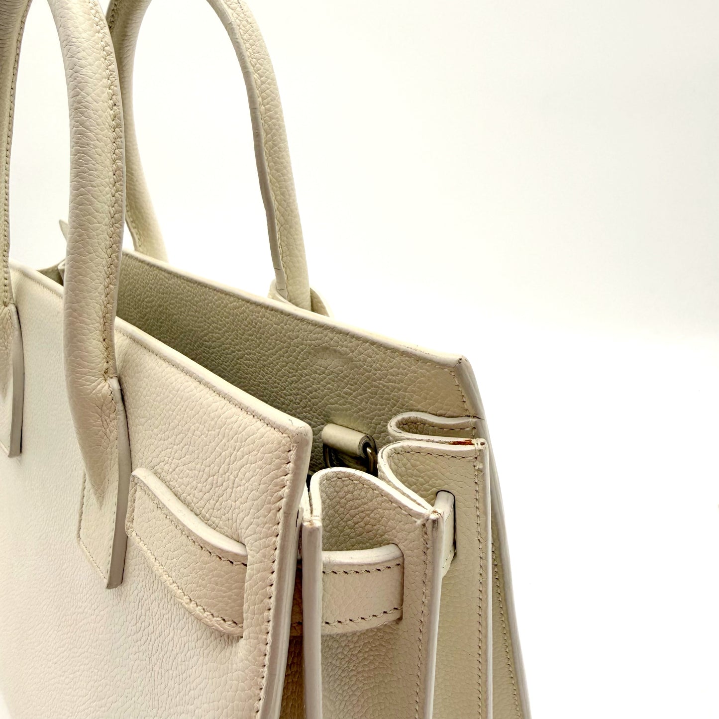 Saint Laurent Sac de Jour Baby cuir grainé blanc cassé - anses et pattes latérales