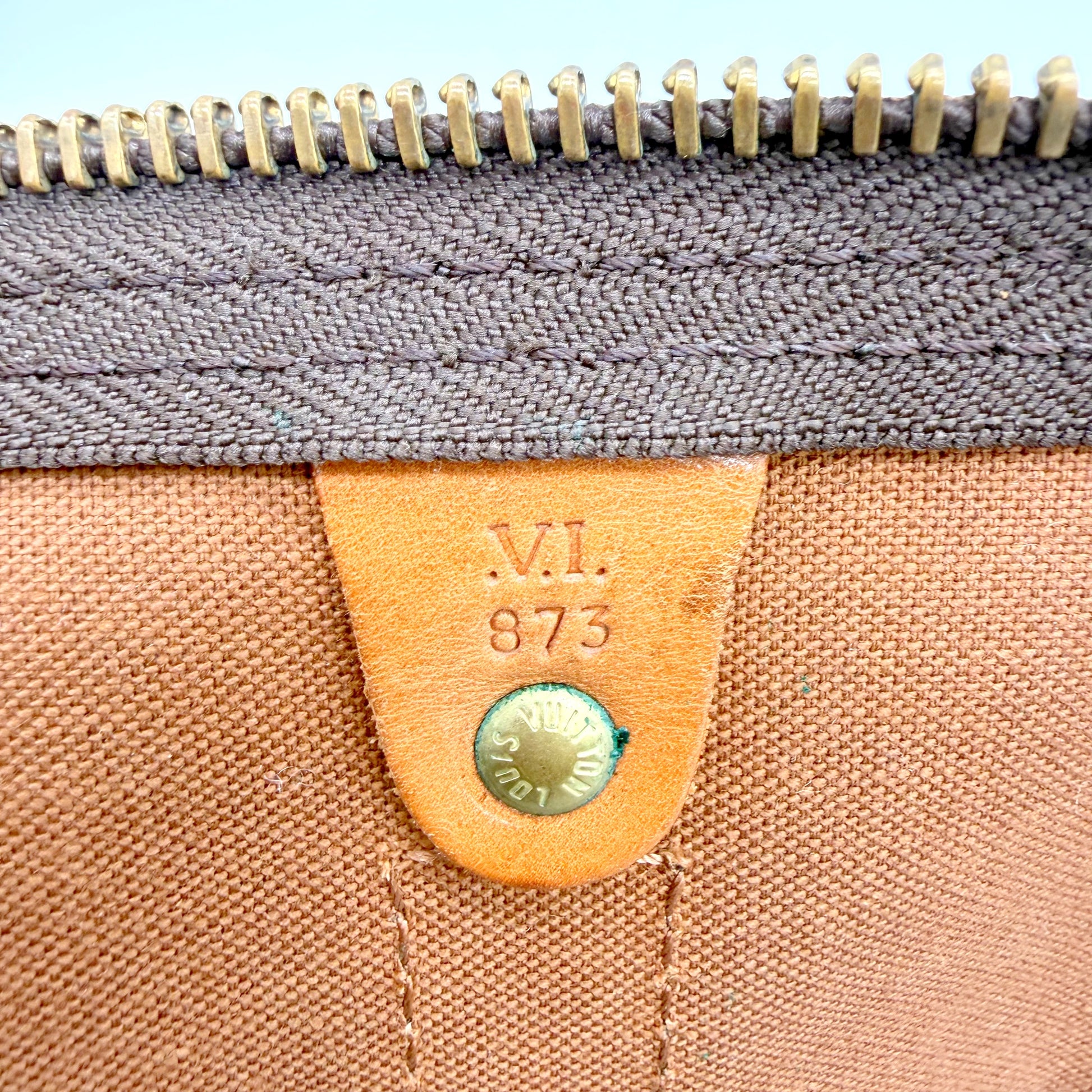 Louis Vuitton Keepall 55 Monogram - interieur doublure toile et code date VI 873