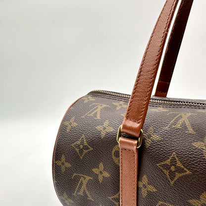 Louis Vuitton Papillon 30 Toile Monogram - détail de l'anse et de son attache
