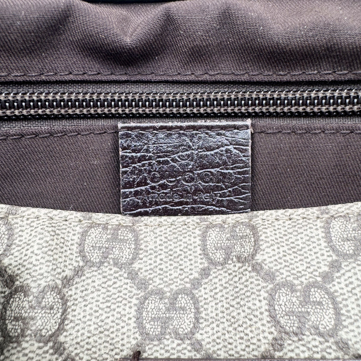 Gucci Tote Toile GG Beige et Cuir Brun - intérieur, poche zippée et doublure grise