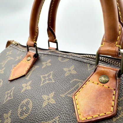 Louis Vuitton Speedy 35 Toile Monogram - détail des anses, pattes et rivets