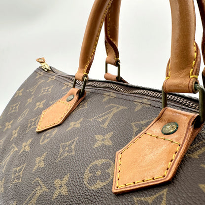 Louis Vuitton Speedy 40 Toile Monogram - détail des anses, pattes et rivets