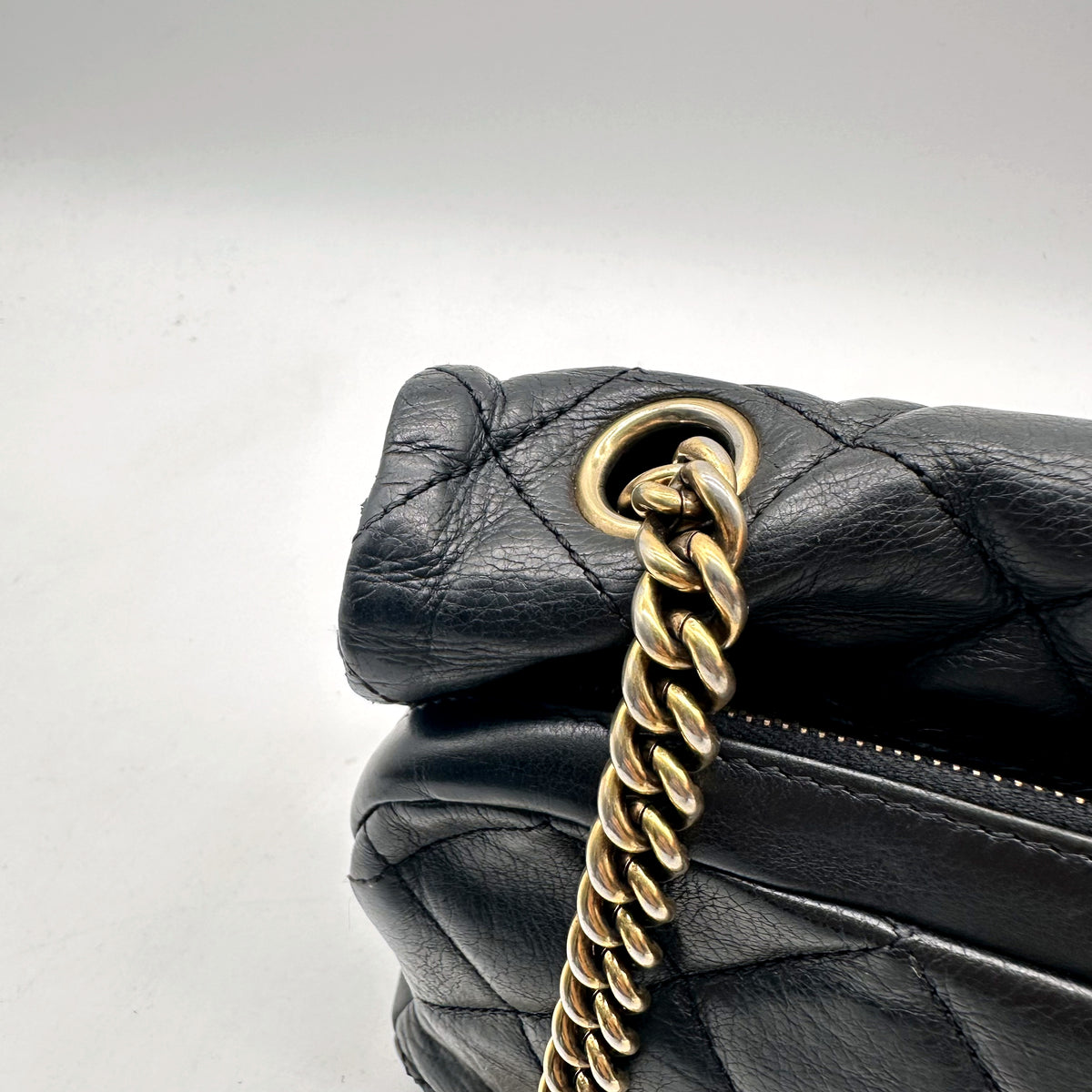 Chanel Double Chaîne Cuir Matelassé Noir - détail des maillons et de l'anneau de fixation