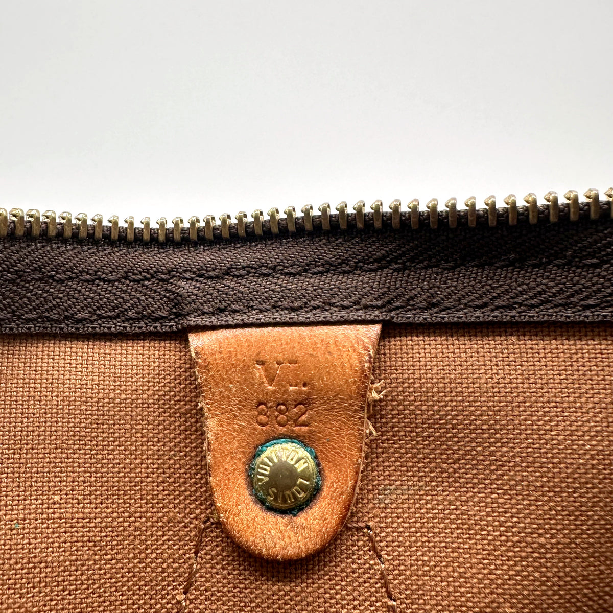 Louis Vuitton Speedy 35 Toile Monogram - intérieur, patte de cuir et code date