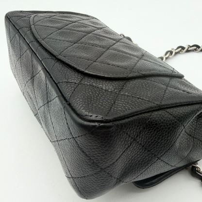 Chanel – Mini Timeless Matelassé 20 cm Cuir Caviar Noir