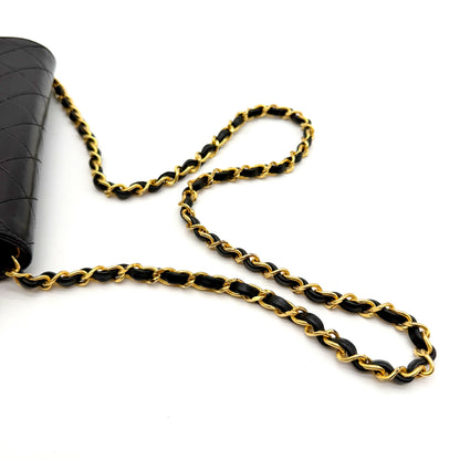 Chanel Wallet on Chain cuir d'agneau matelassé noir - chaîne entrelacée de cuir, détail