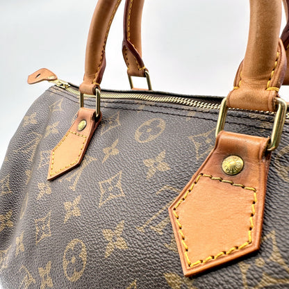 Louis Vuitton Speedy 30 Toile Monogram - détail des anses et attaches, autre côté