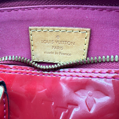 Louis Vuitton Alma BB Cuir Vernis Rouge - intérieur, étiquette Louis Vuitton Paris