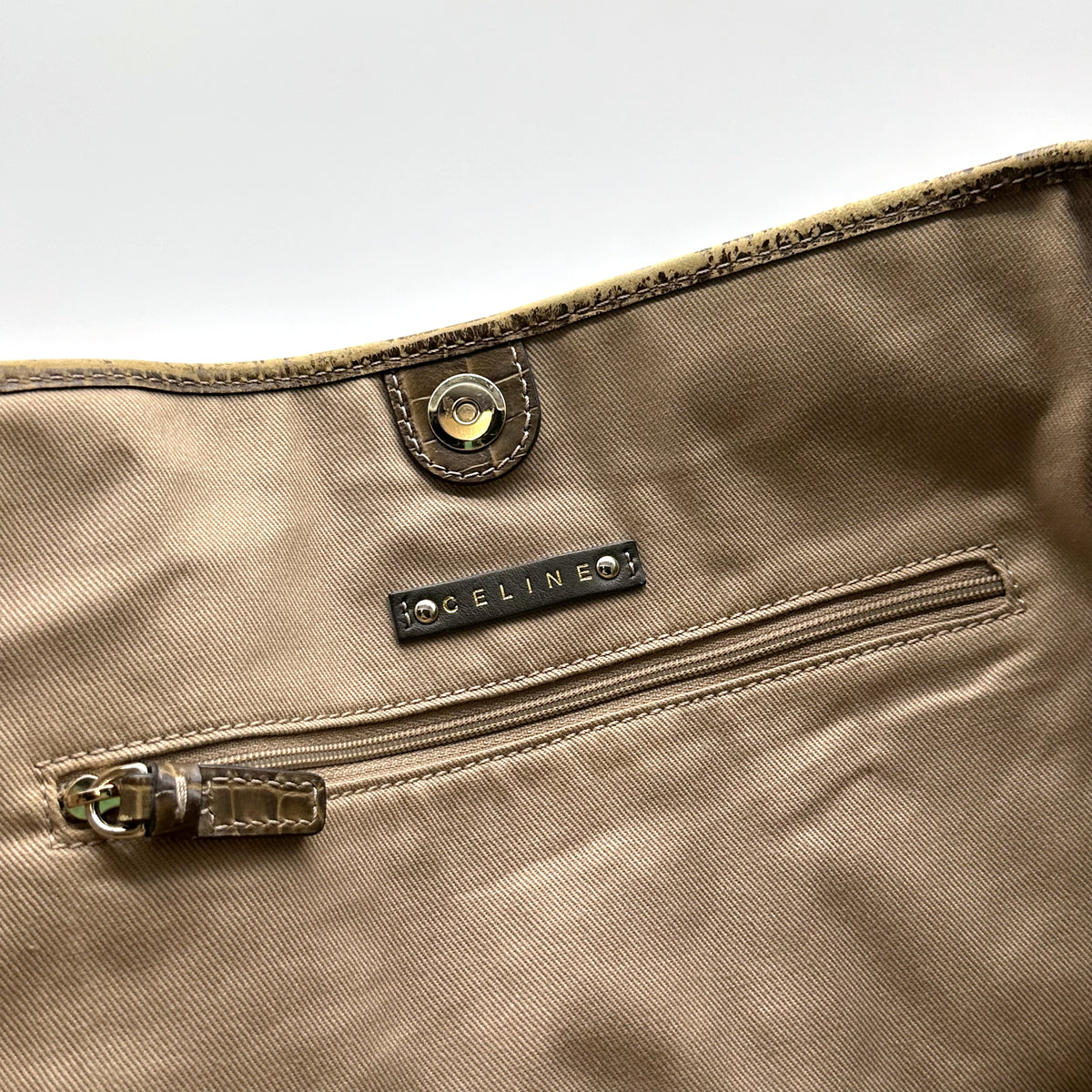 Céline Tote Toile Macadam Beige - intérieur, poche zippée et plaque Céline
