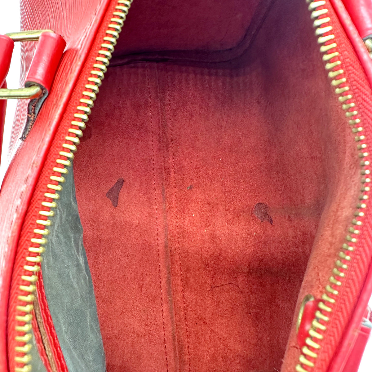 Louis Vuitton Speedy 30 Cuir Épi Rouge - intérieur, doublure textile rouge