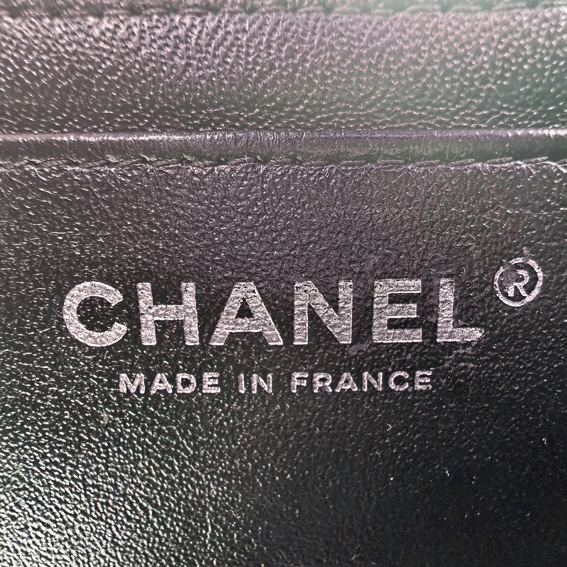Chanel Mini Timeless carre 17 cuir agneau noir - estampille Chanel Made in France