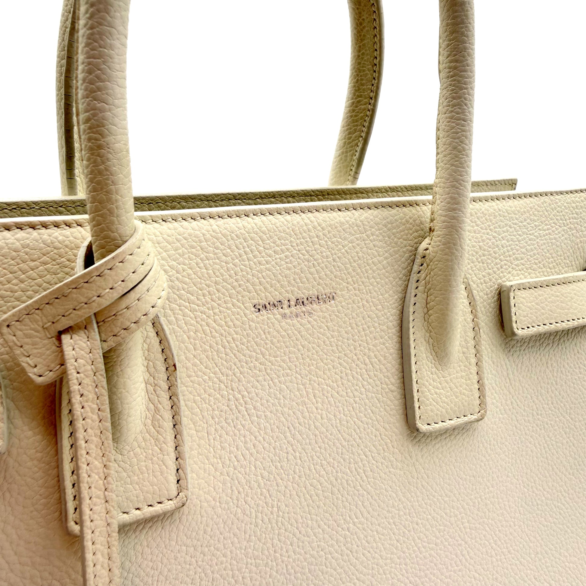 Saint Laurent Sac de Jour Baby cuir grainé blanc cassé - estampille SAINT LAURENT sur le cuir