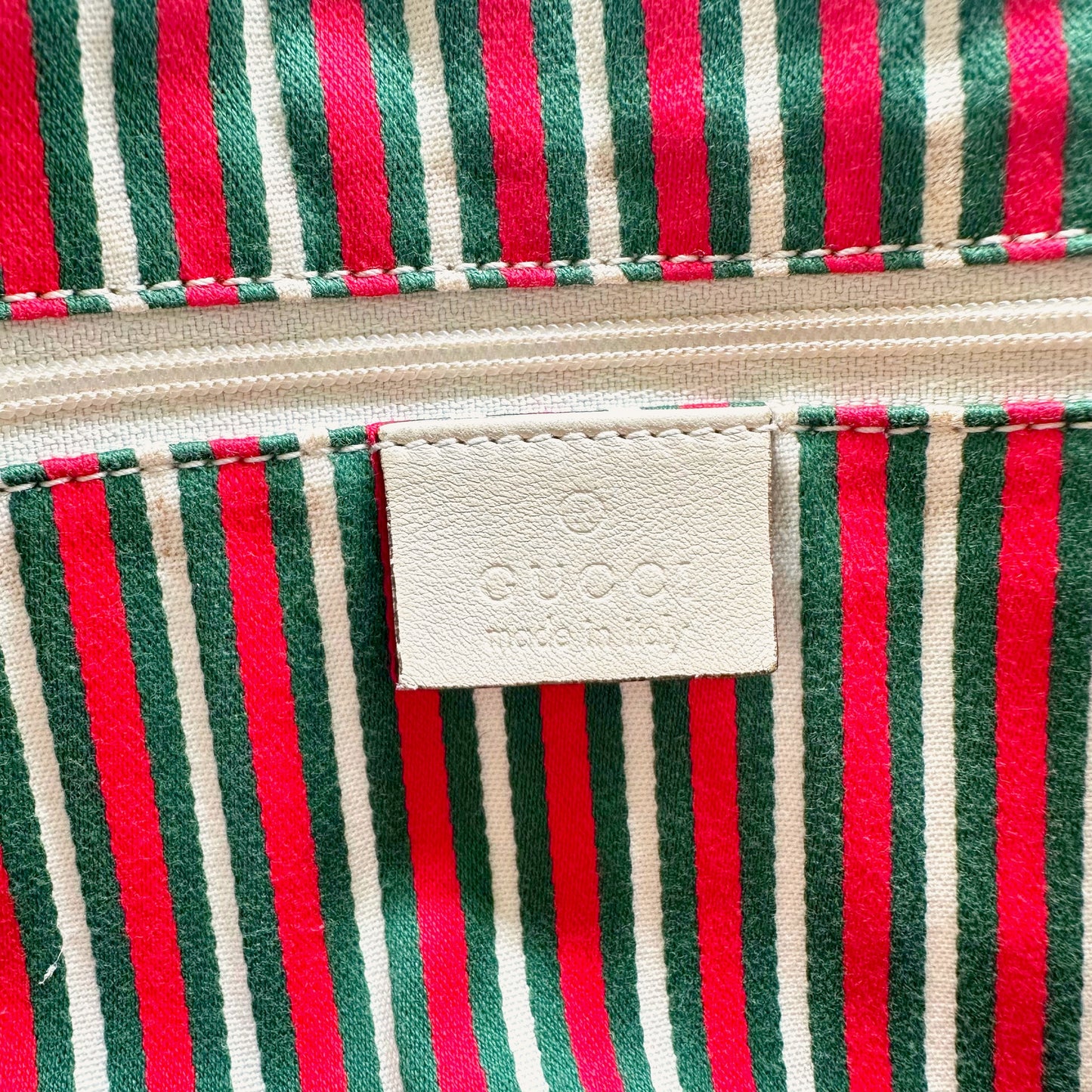 Gucci Tote toile GG - étiquette intérieure