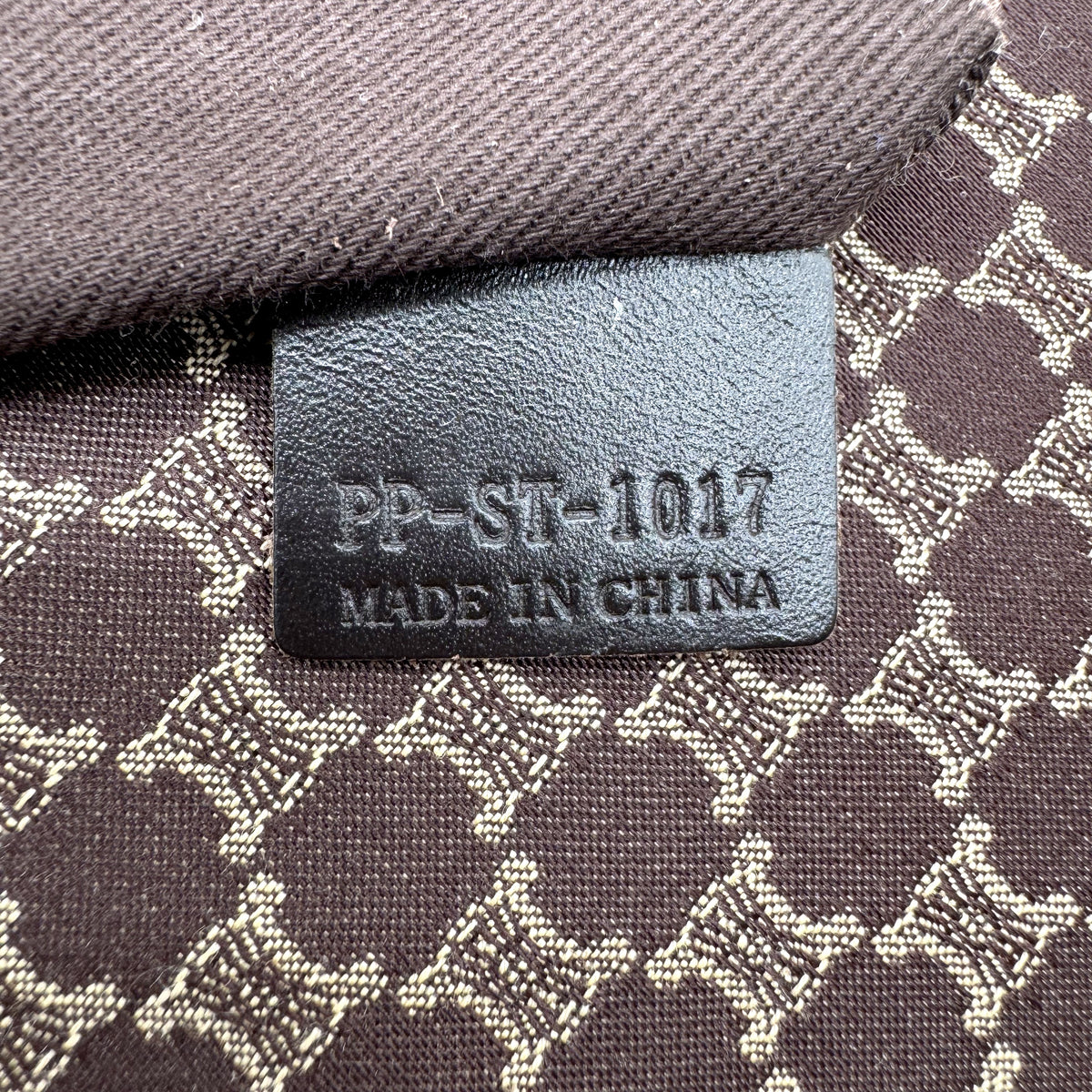 Céline Cabas Toile Jacquard Brun - détail de l'étiquette intérieure
