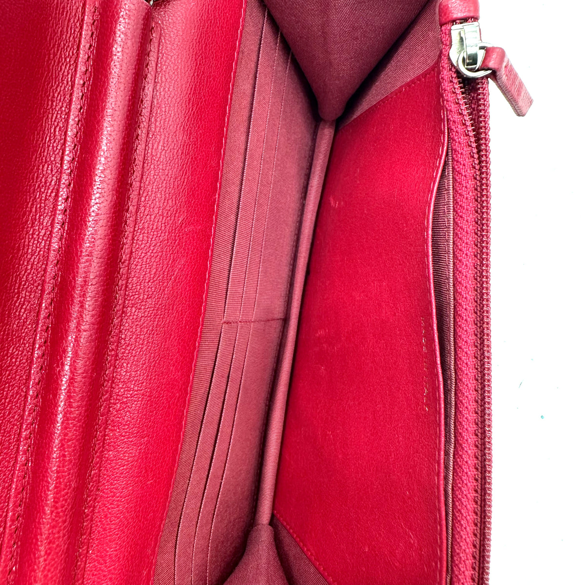 Chanel Wallet on Chain Cuir Framboise - intérieur, compartiments à billets