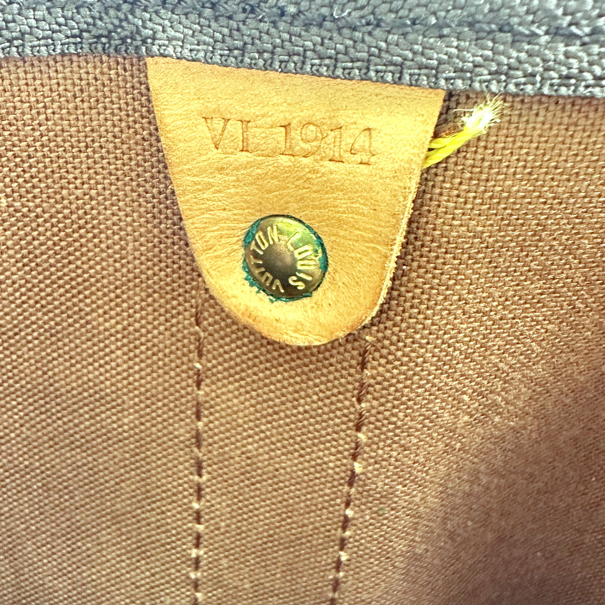 Louis Vuitton Keepall 50 Bandoulière Toile Monogram - intérieur, patte de cuir et code date