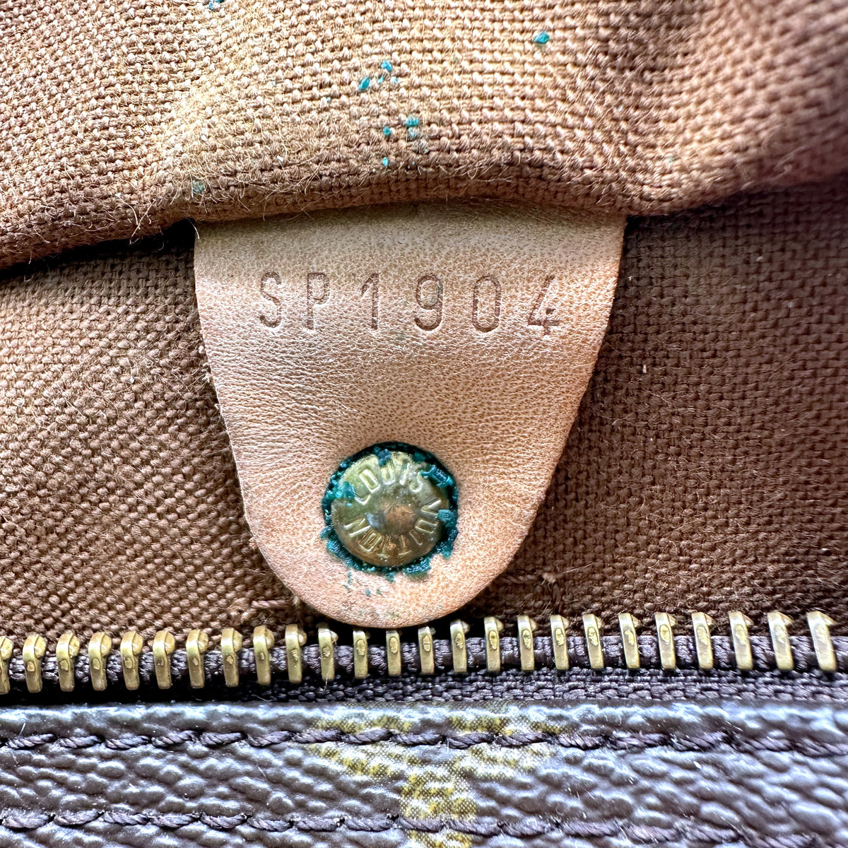 Louis Vuitton Speedy 30 Toile Monogram - intérieur, patte de cuir et code date