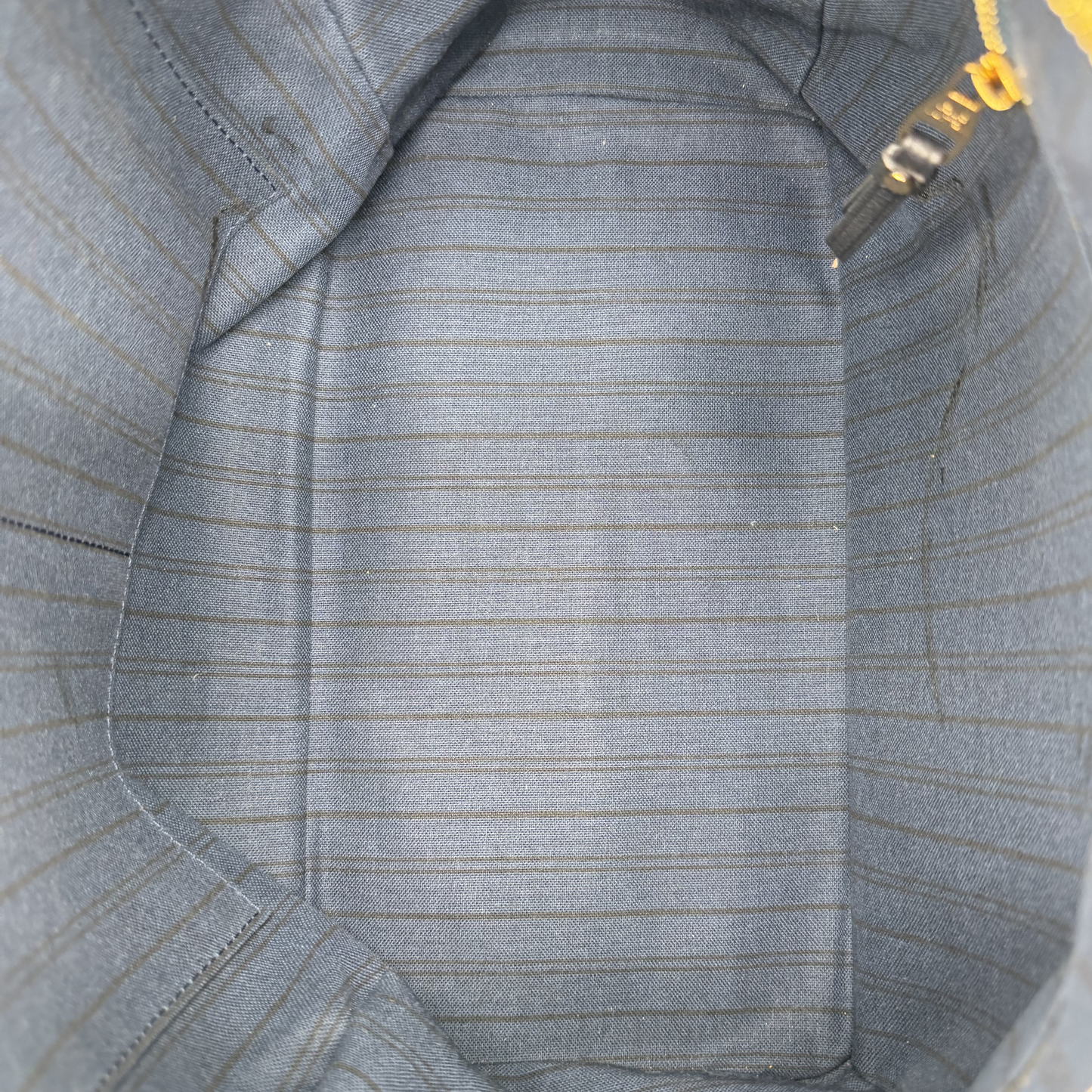 Louis Vuitton – Speedy 30 Empreinte Bleu Marine