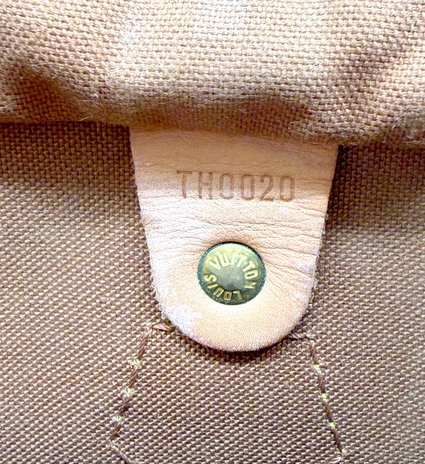 Louis Vuitton Speedy 30 toile Monogram - code date TH0020 sur la patte intérieure