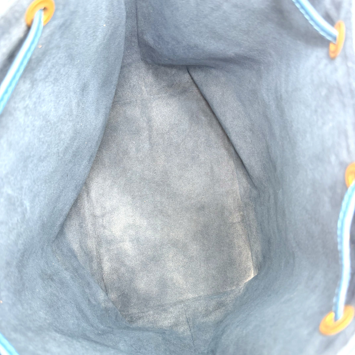 Louis Vuitton Petit Noé cuir Épi bleu - intérieur du sac, doublure textile