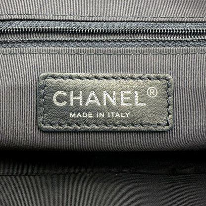 Chanel Matelassé Cuir Bleu Marine - détail de l'étiquette intérieure