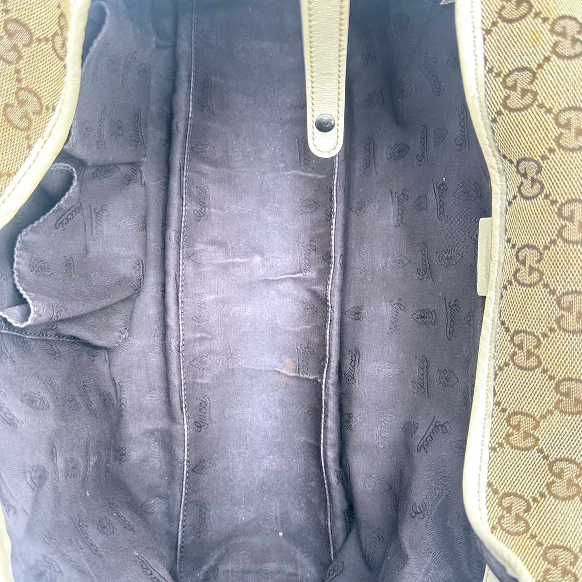 Gucci Cabas Toile GG Beige - intérieur ouvert, doublure