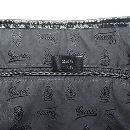 Gucci Tote Toile GG Beige et Cuir Verni Noir - détail de l'étiquette intérieure et de la référence