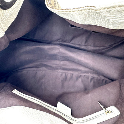 Gucci Tote Toile GG Beige et Cuir Crème - intérieur ouvert, fond de la doublure