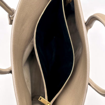 Saint Laurent Bandoulière Cuir Grainé Taupe - intérieur ouvert, doublure bleu marine