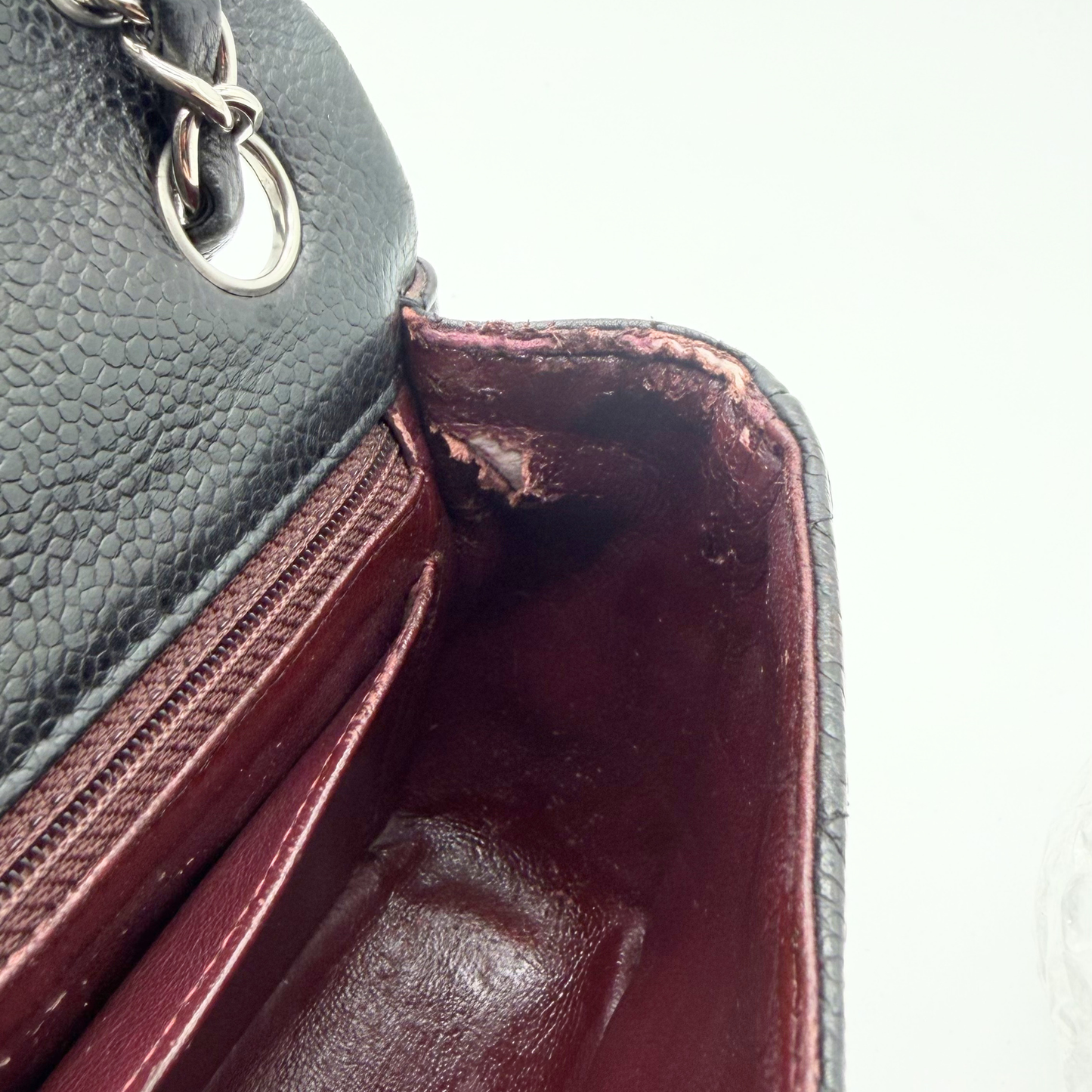 Chanel – Mini Timeless Matelassé 20 cm Cuir Caviar Noir