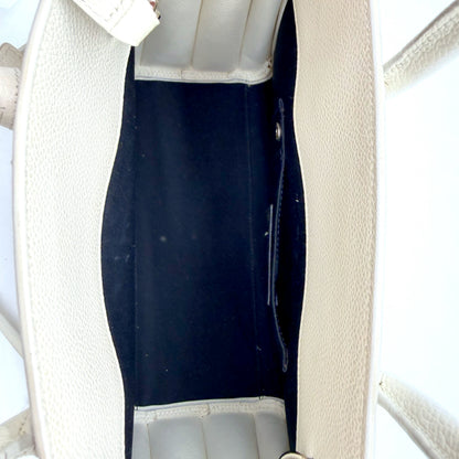 Saint Laurent Sac de Jour Baby cuir grainé blanc cassé - intérieur, compartiment et doublure