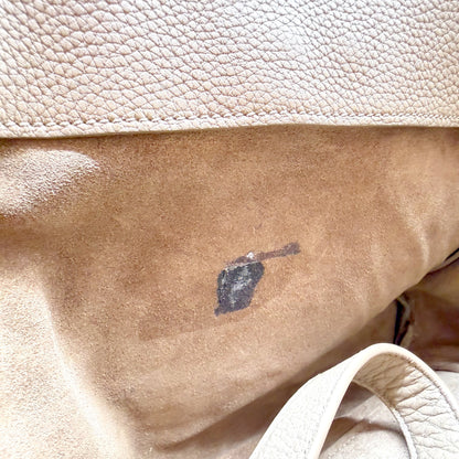 Saint Laurent Sac de Jour cuir grainé beige - réparation documentée sur la doublure intérieure