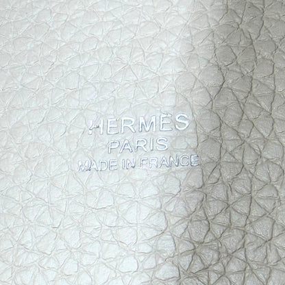 Hermès Picotin 18 cuir grainé crème - détail de l'estampille intérieure