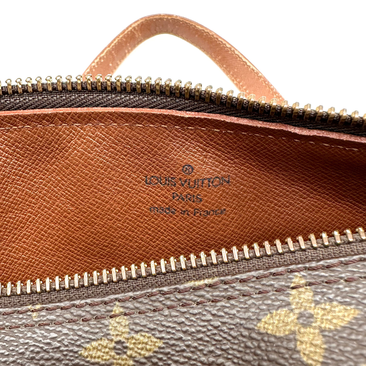 Louis Vuitton Papillon 30 Toile Monogram - détail de l'estampille intérieure