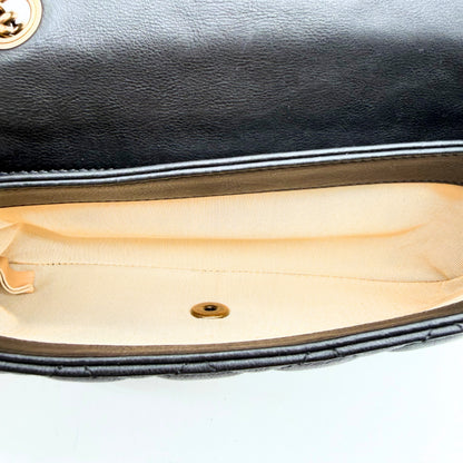 Chanel Sac à rabat matelassé cuir d'agneau - intérieur, doublure grosgrain beige
