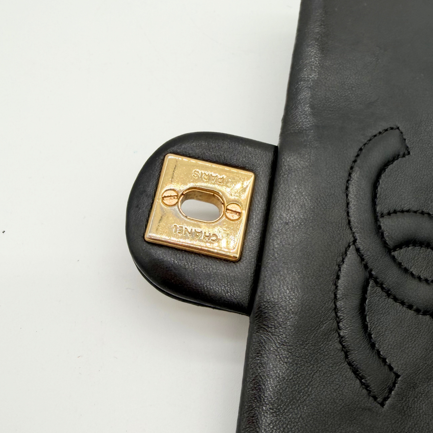 Chanel – Timeless Mini Square Classic Flap Cuir Noir Vintage