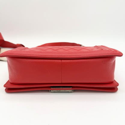 Chanel Boy cuir Rouge