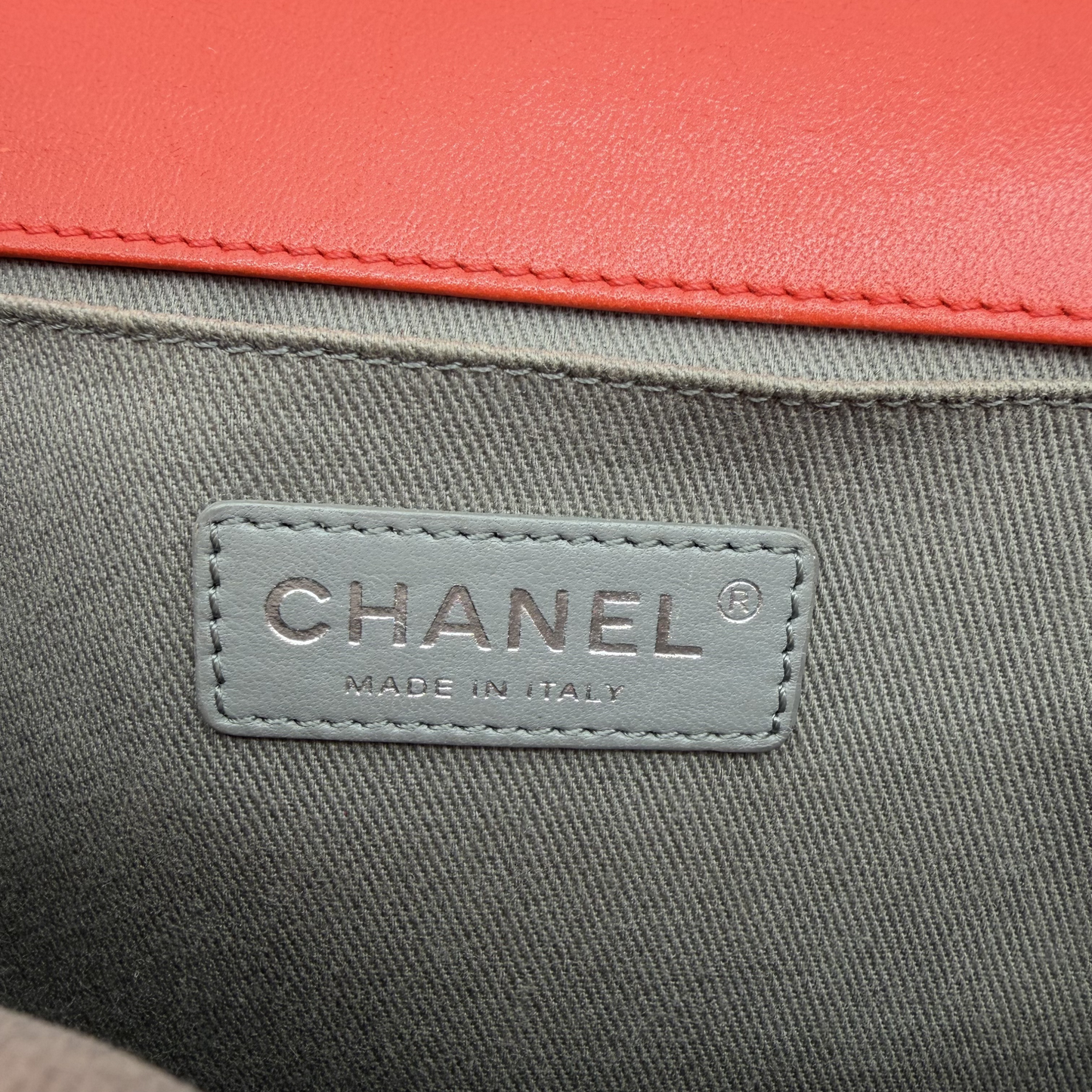 Chanel Boy cuir Rouge