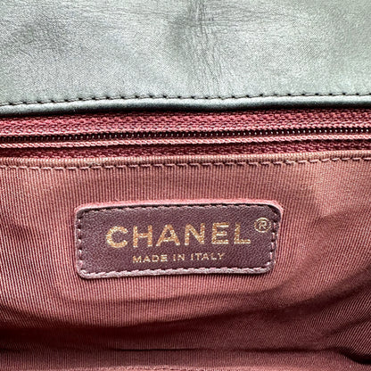 Chanel Matelassé Cuir Gris Anthracite - intérieur, doublure textile rose et étiquette