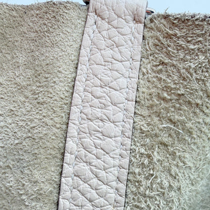 Hermès Picotin 18 cuir grainé crème - détail de la bride intérieure gravée
