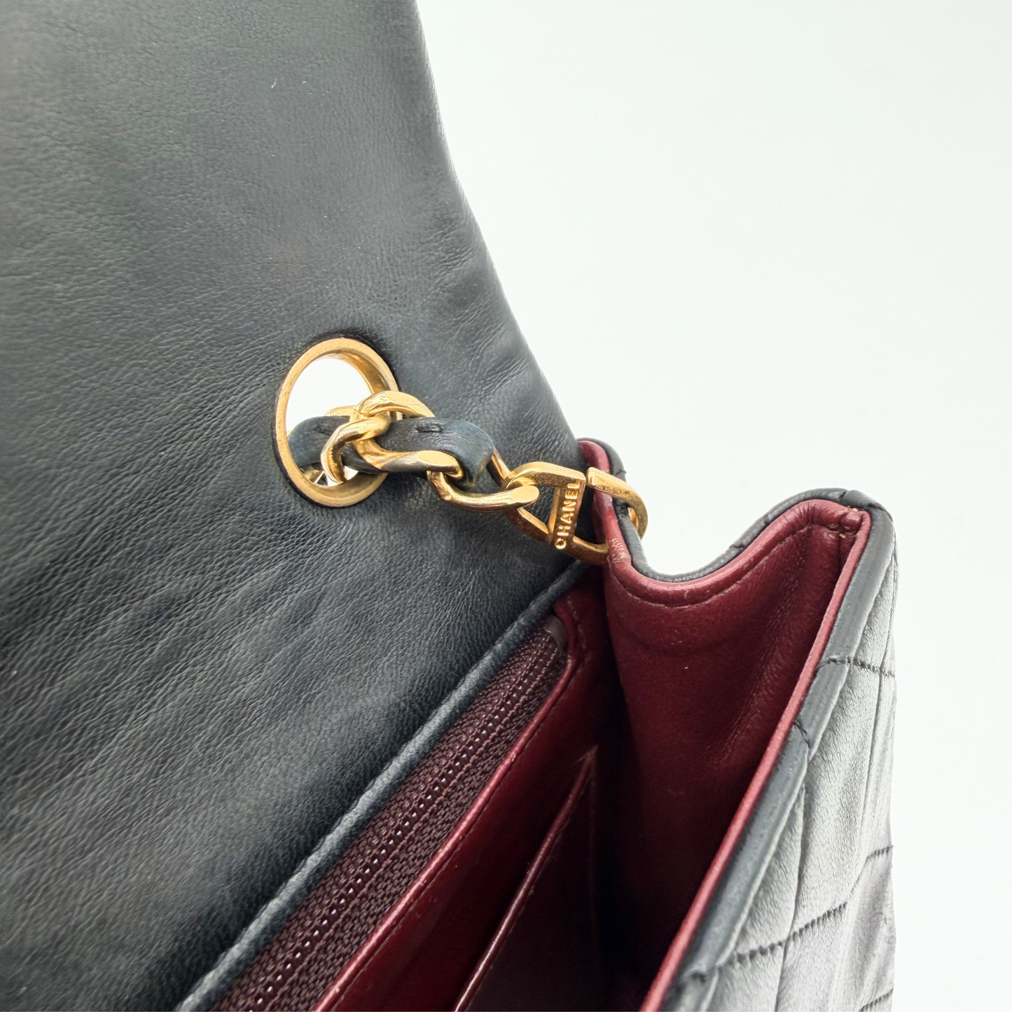 Chanel – Timeless Mini Square Classic Flap Cuir Noir Vintage