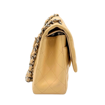 Chanel – Timeless Jumbo Double Flap 30 cm Cuir d’Agneau Beige