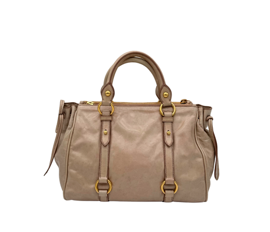 Miu Miu – Bolso Bow de piel beige