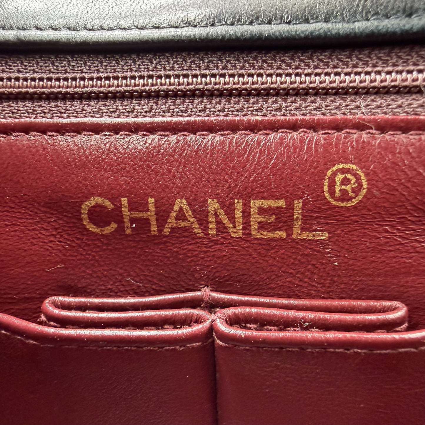 Chanel – Timeless Mini Square Classic Flap Cuir Noir Vintage