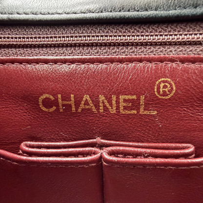 Chanel – Timeless Mini Square Classic Flap Cuir Noir Vintage