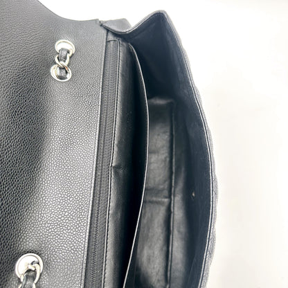 Chanel Timeless 30 cm Cuir Caviar Noir - intérieur ouvert, doublure et compartiments