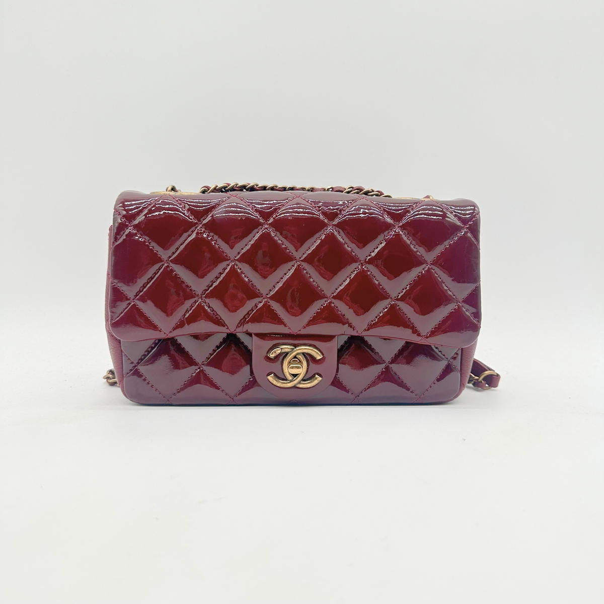 Chanel – Matelassé Cuir Verni Bordeaux