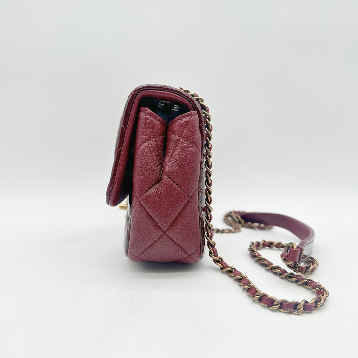 Chanel – Matelassé Cuir Verni Bordeaux
