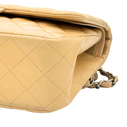 Chanel – Timeless Jumbo Double Flap 30 cm Cuir d’Agneau Beige